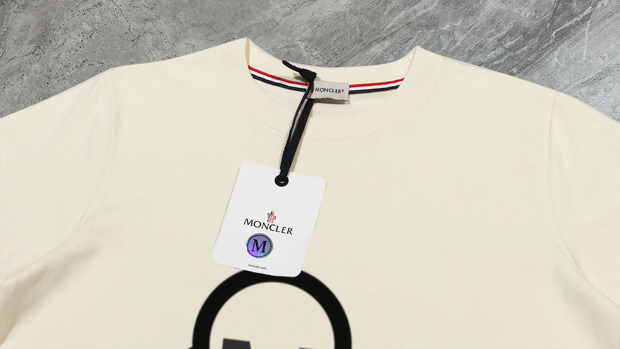 【 In Stock】 〖 𝐌𝐎𝐍𝐂𝐋𝐄𝐑~ 〗 440g ， 😎 ， ， Factory 2025 T ， ， Premium LOGO， Same Style ：Black White Size：S M L XL 2XL